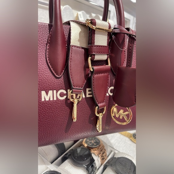 Michael Kors Mirella Small Pebbled Leather Crossbody Bag - Picture 3 of 16